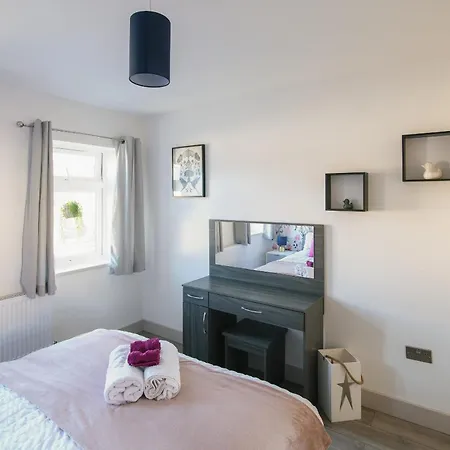 Entire House, 2 Bedrooms - Private With Free Parking In Oxford Buitenkant foto