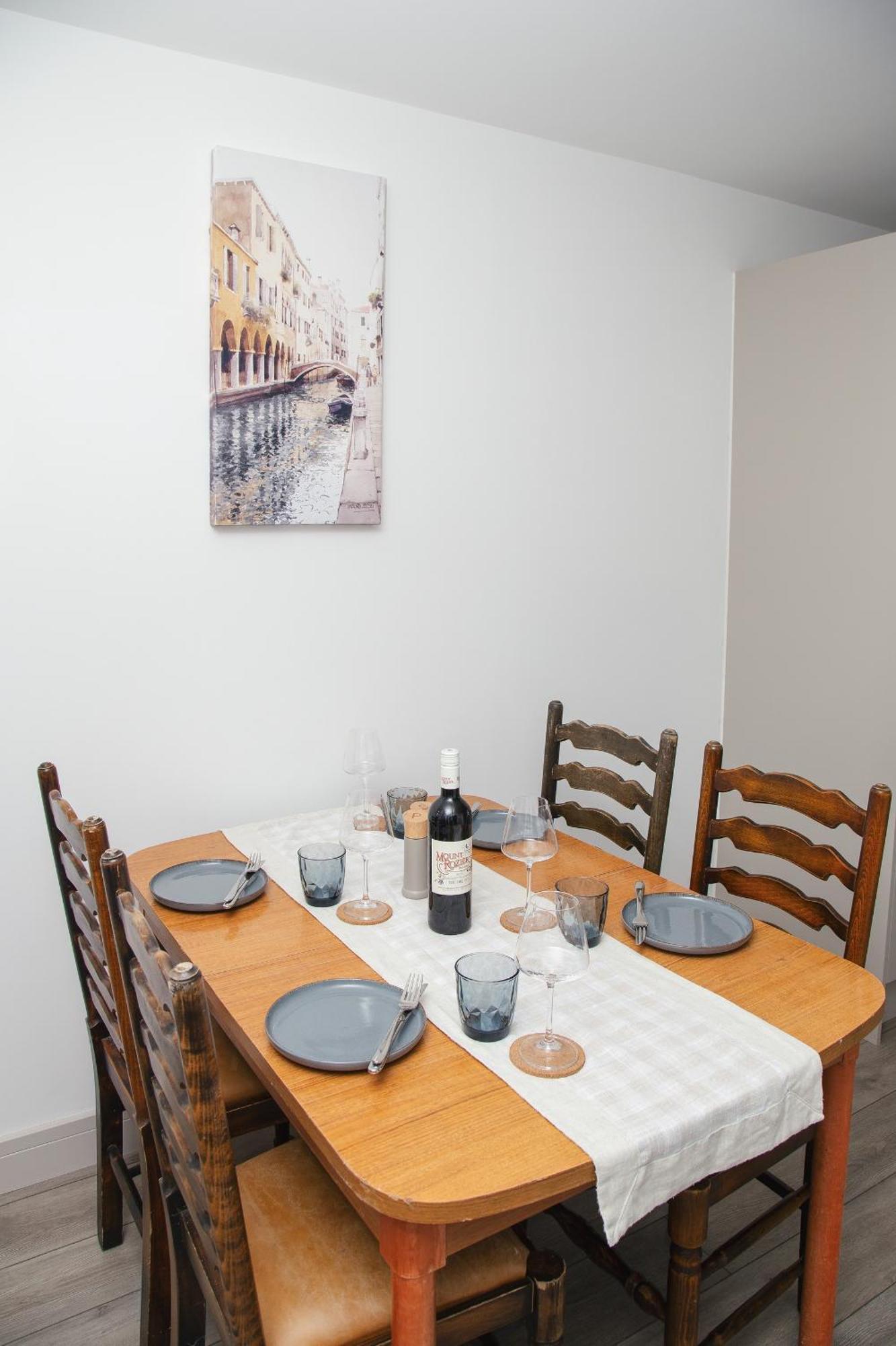 Entire House, 2 Bedrooms - Private With Free Parking In Vakantiehuis Oxford