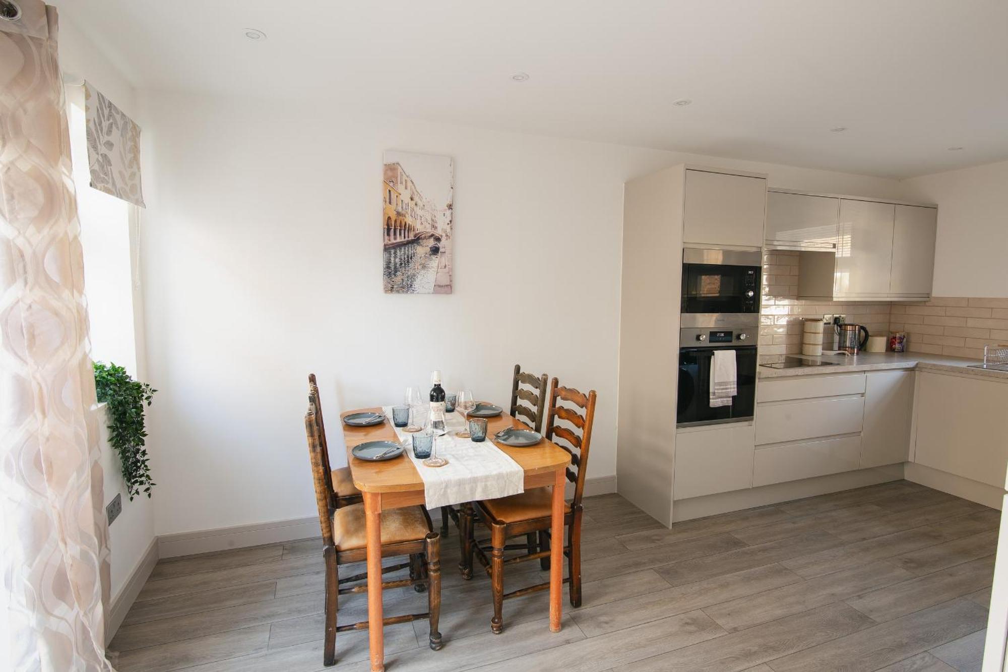 Entire House, 2 Bedrooms - Private With Free Parking In *
